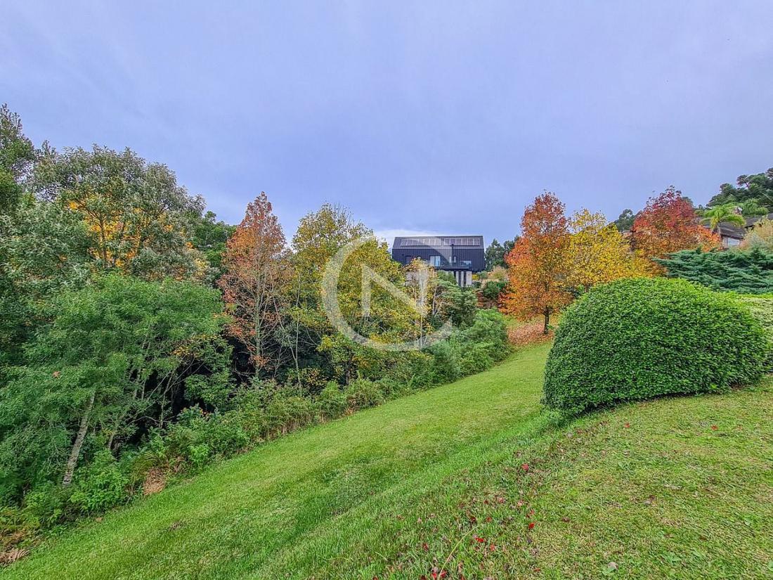 Terreno com 869 m² no bairro Planalto em Gramado/RS | Loteamento Lago Negro | Gramado