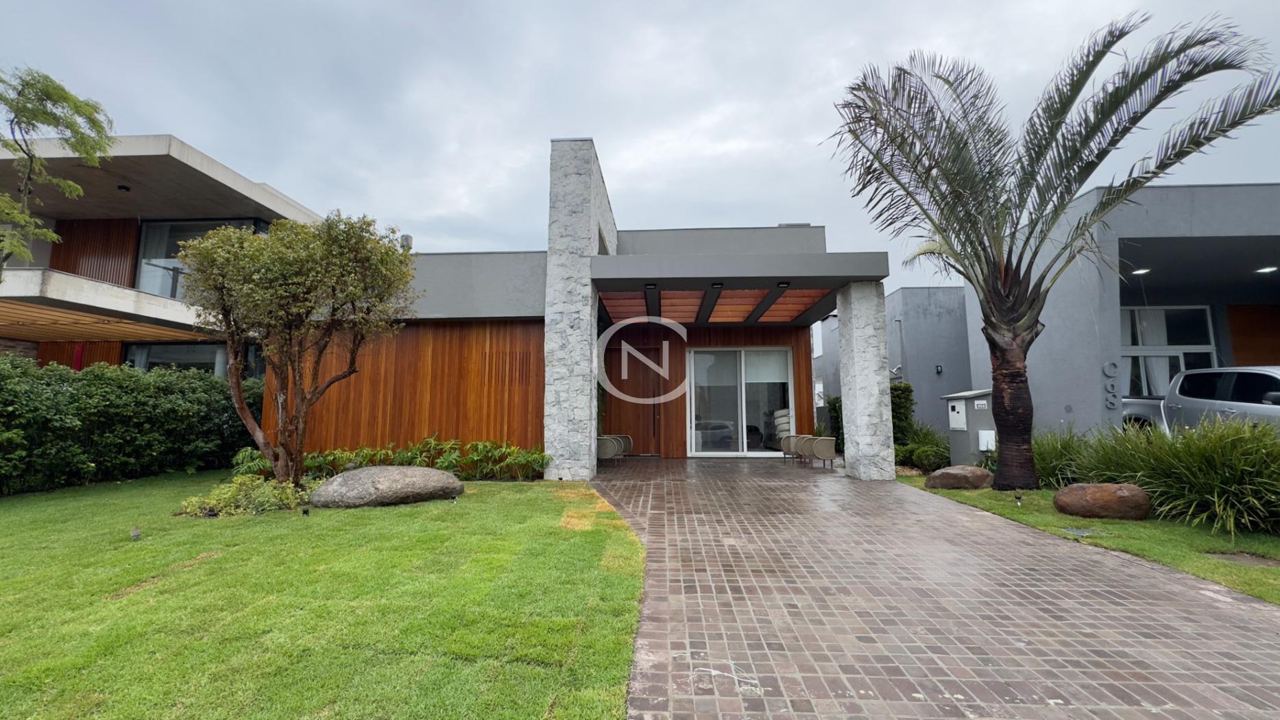 CASA COM 4 DORMITÓRIOS EM CONDOMINIO EM XANGRI-LÁ | Centro | Xangri-la