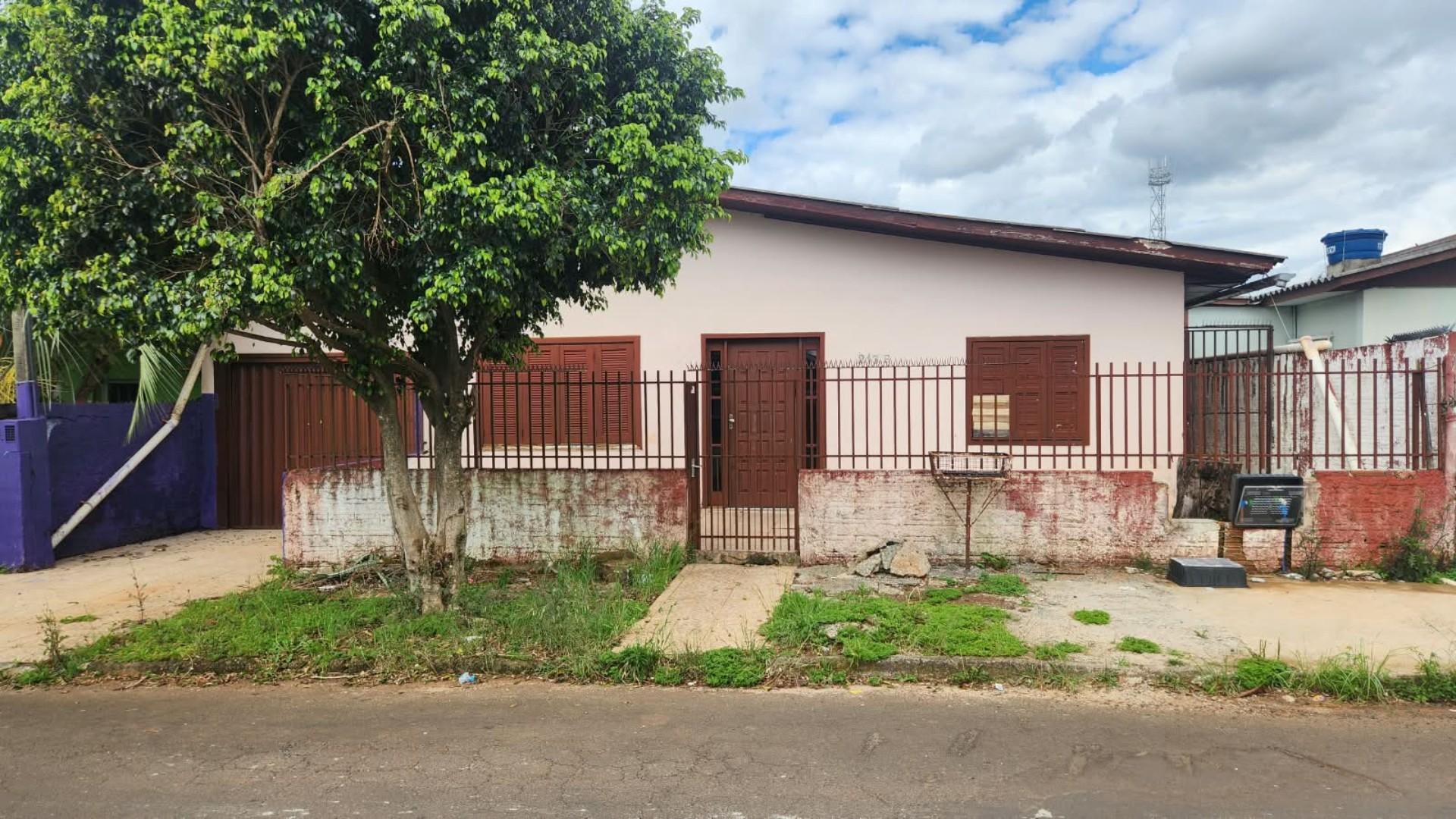 Casa para alugar com 3 dormitórios e 100m² de área privativa no bairro Santo Antônio